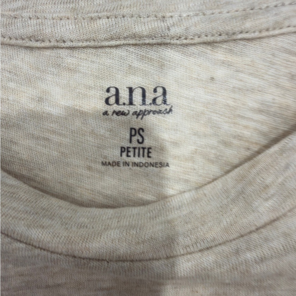 ana A New Approach Oatmeal Heather Ruffle Shoulder Smocked Top PS NEW - Picture 4 of 9